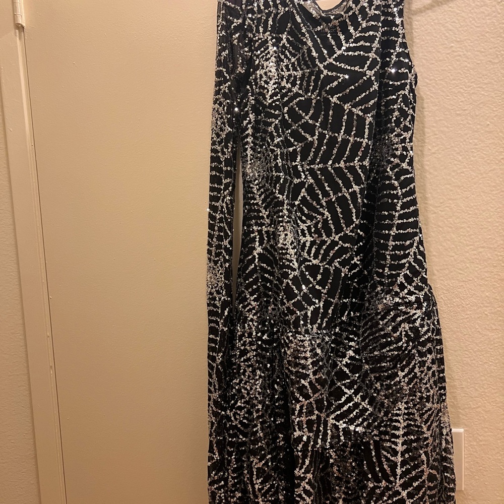 NEW Unique Vintage One-Shoulder Sequined Spider Web Dress